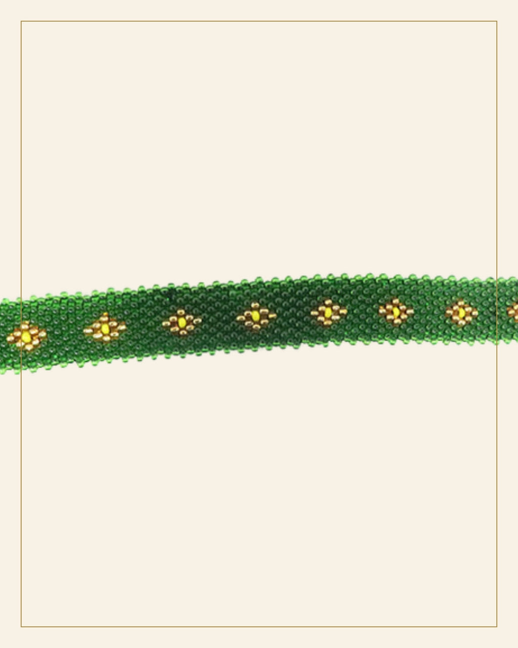 Handcrafted Green Beaded Bracelet – Traditional Beadwork Jewelry — Saptadhārā detail