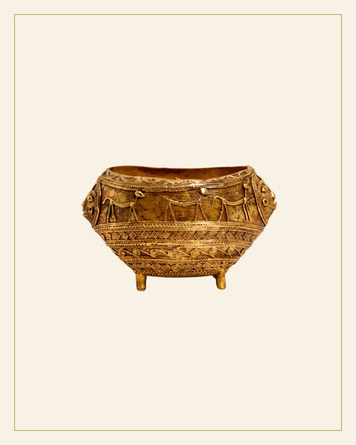 Handcrafted Brass Tribal Decorative Urli Bowl – Bhareva Art Showpiece — Saptadhārā