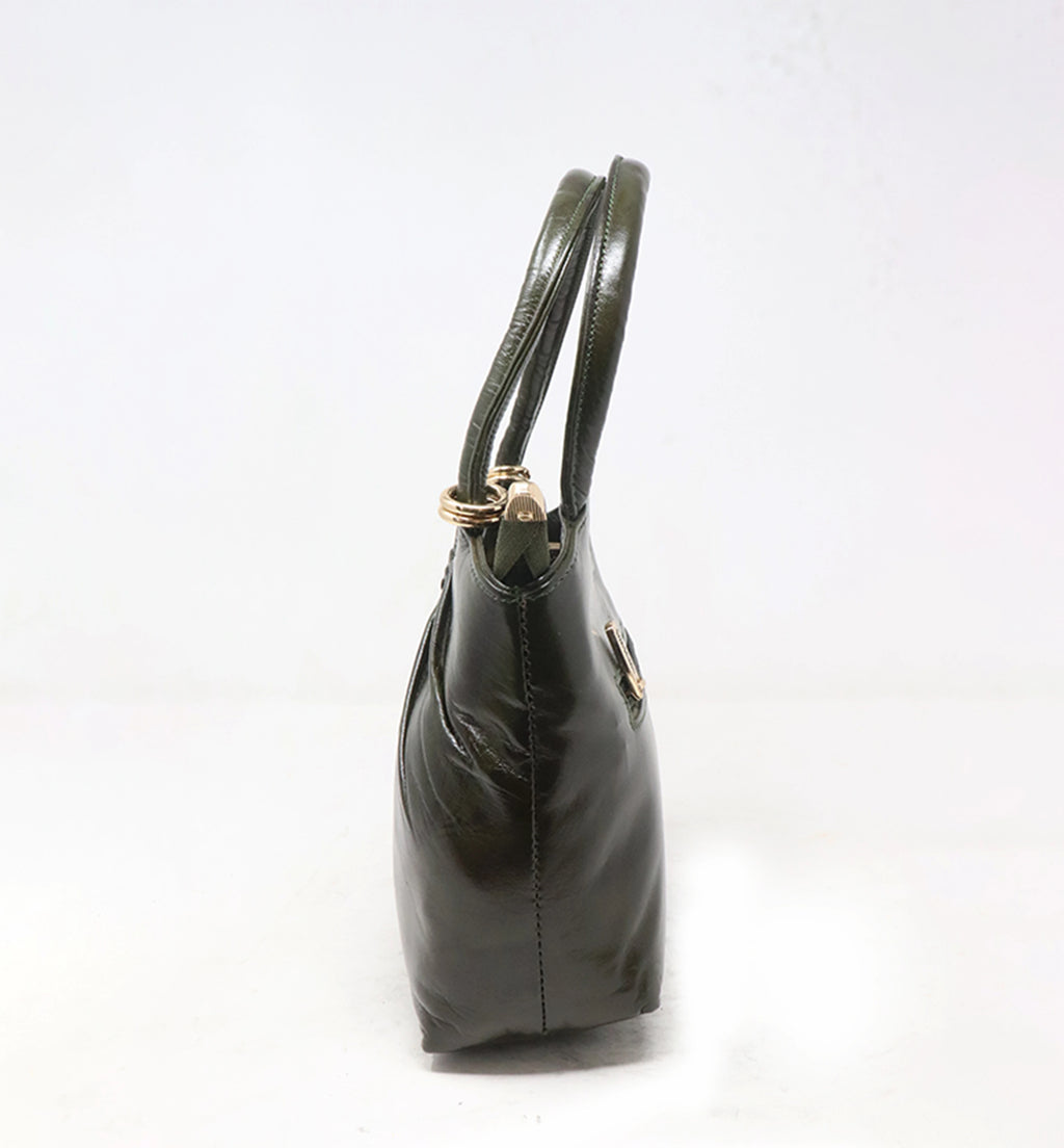 Premium Handcrafted Sheep Leather Pleated Shoulder Bag – Classic Black