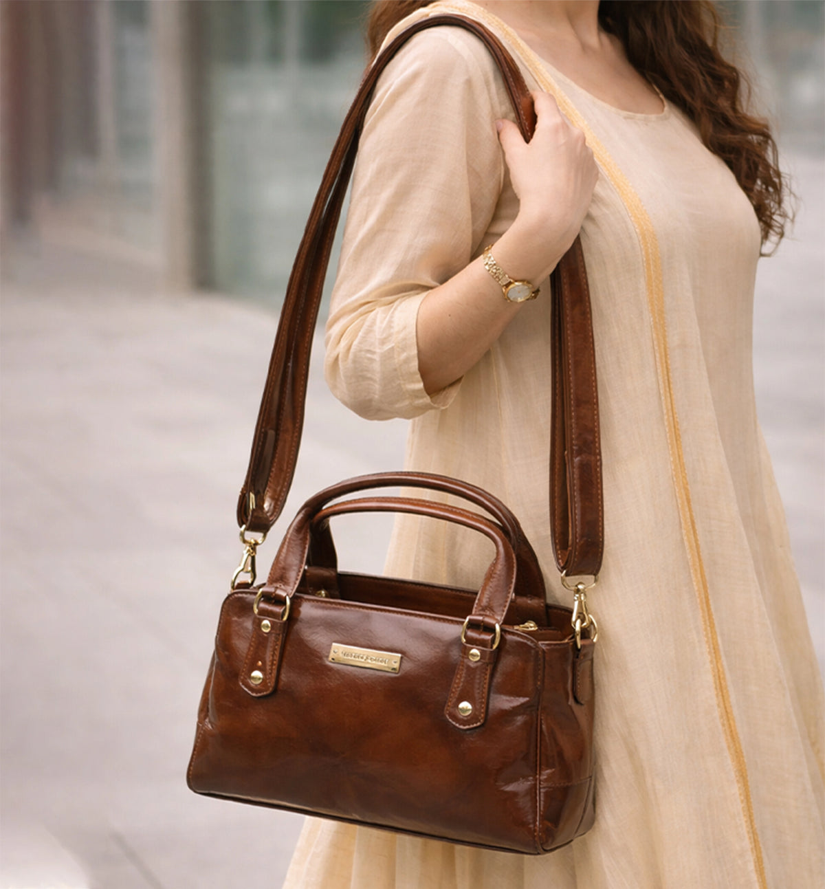 Premium Handcrafted Sheep Leather Crossbody Handbag – Classic Brown