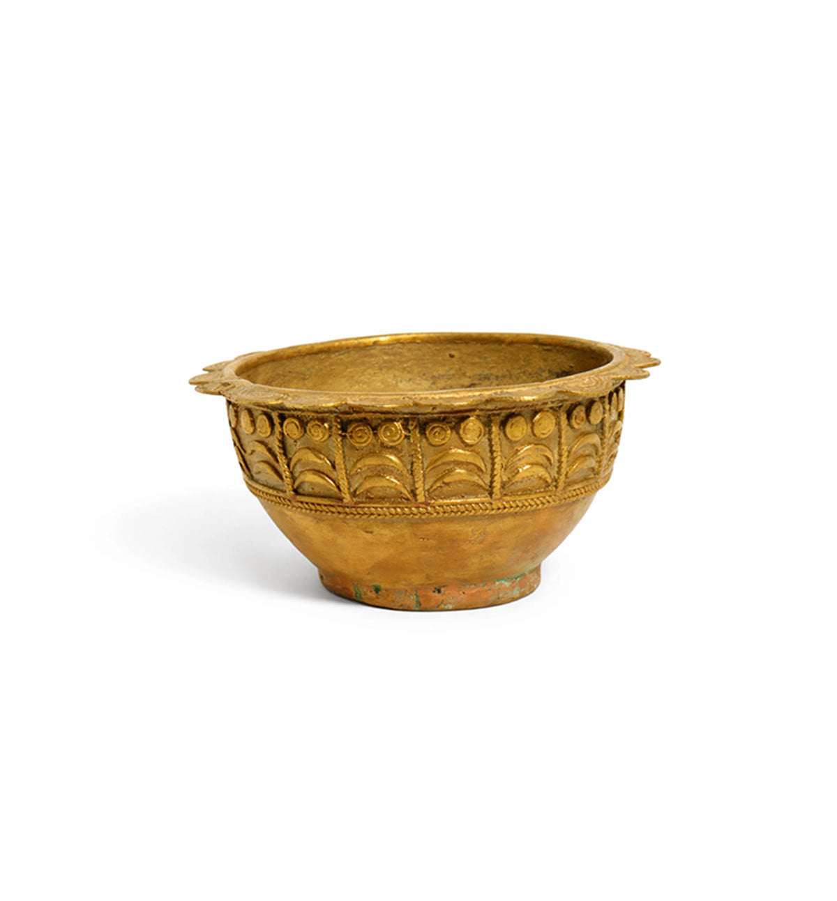 Handcrafted Sunflower Brass Urli Bowl – Decorative Floral Metal Centerpiece