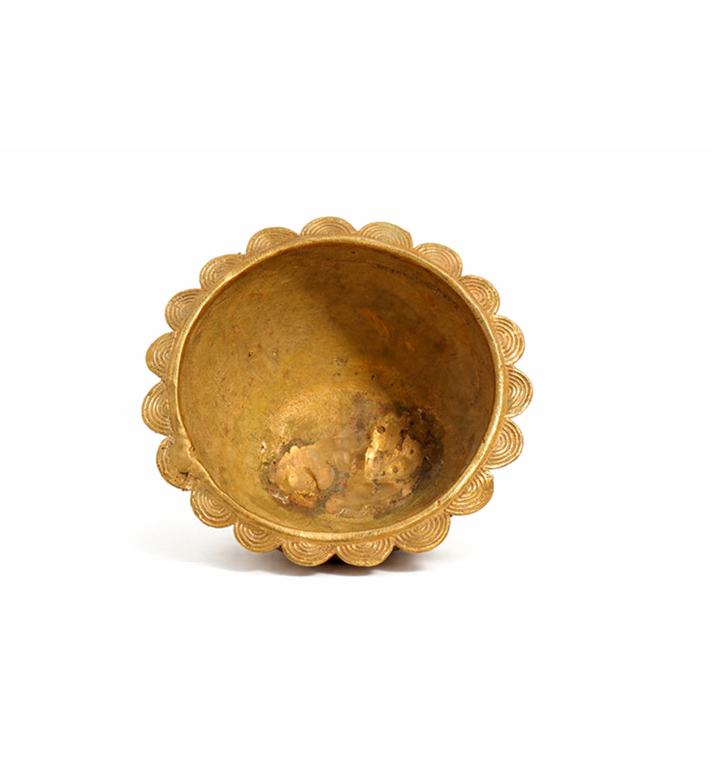 Handcrafted Sunflower Brass Urli Bowl – Decorative Floral Metal Centerpiece