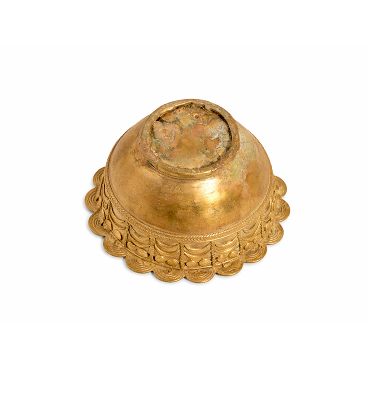 Handcrafted Sunflower Brass Urli Bowl – Decorative Floral Metal Centerpiece