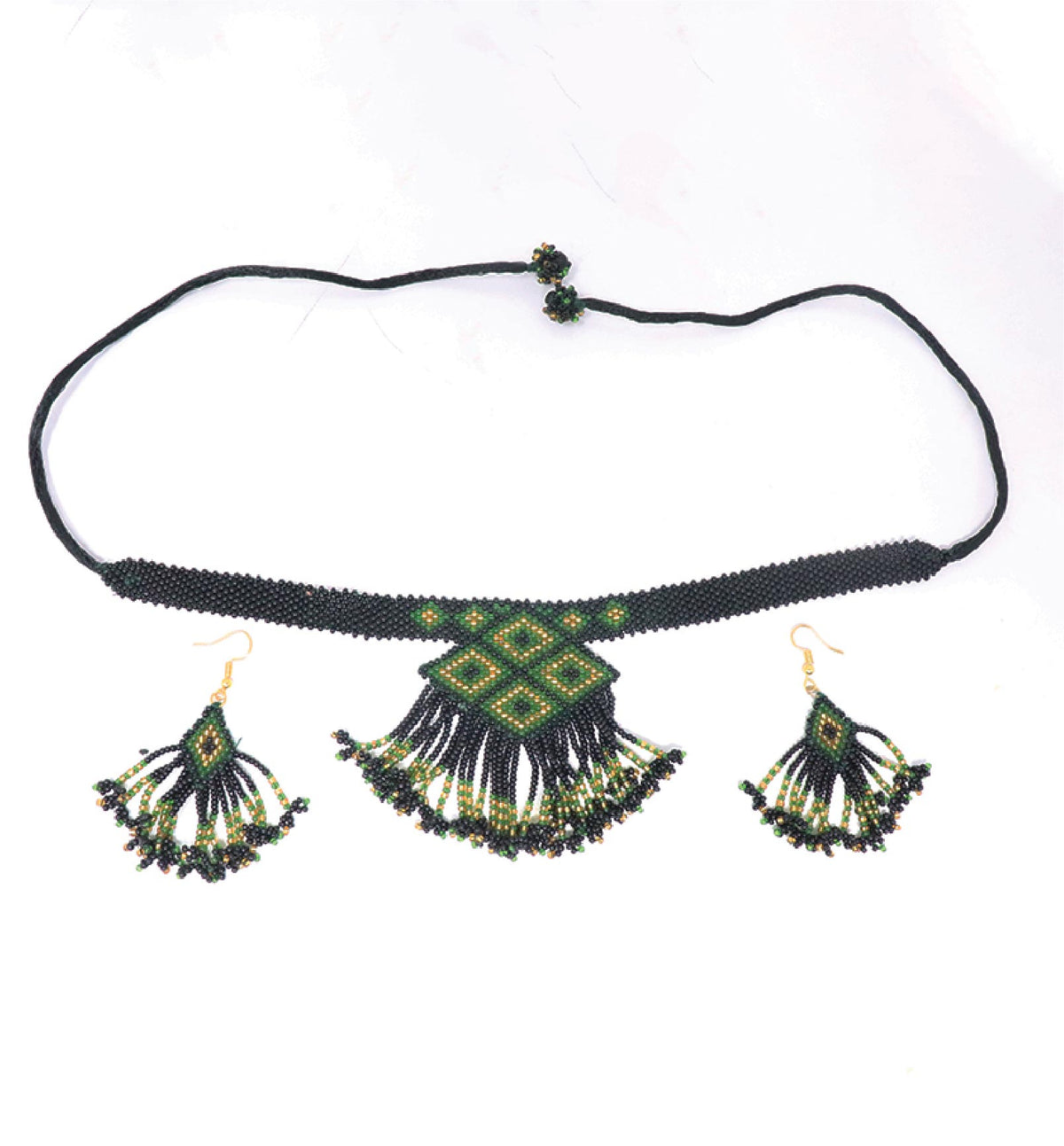 Handcrafted Beaded Choker Necklace Set with Medium Size Pendant